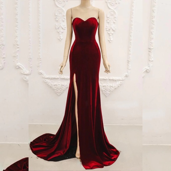 Red Velvet Mermaid Gown - Picture 1 of 4